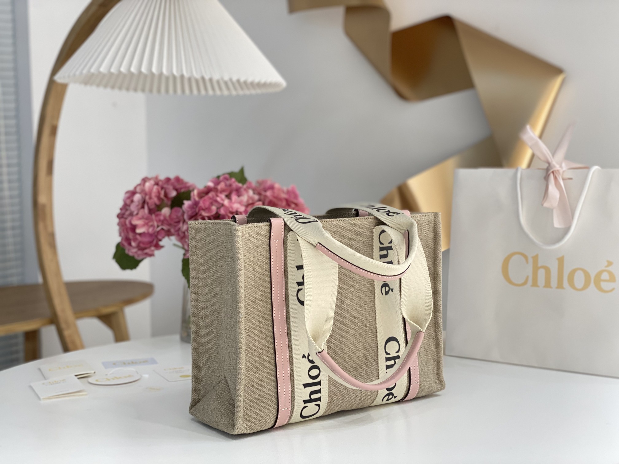 Chloe Medium Woody Tote Bag In Linen 